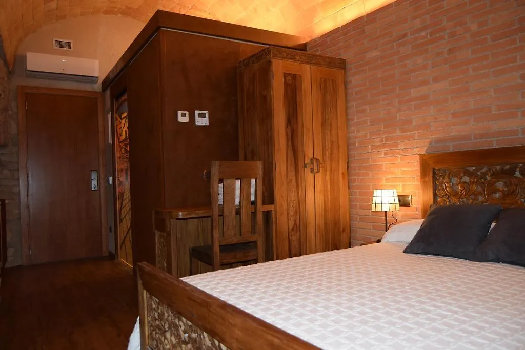 Hotel Històric Gerona 4*,
